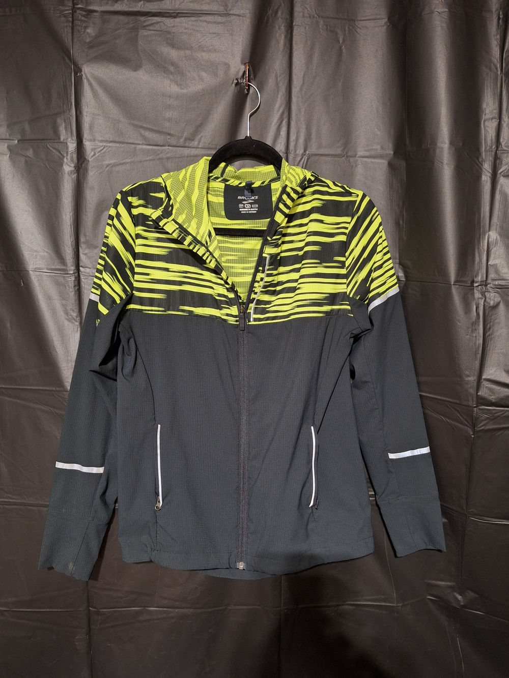 Brooks Black and Neon Yellow Hooded Running Jacket Sz XS